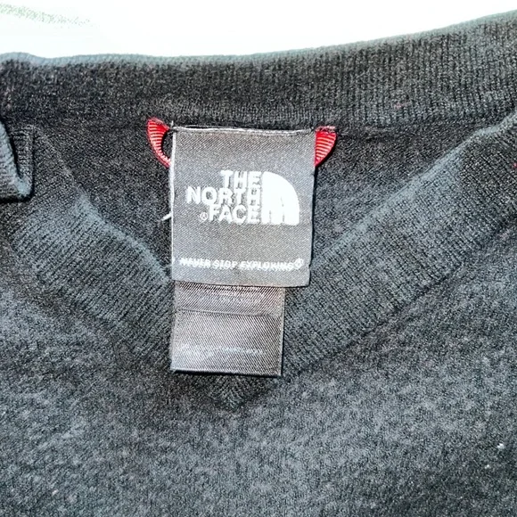 🟠  North Face Sweater 🟢 - Picture 3 of 5